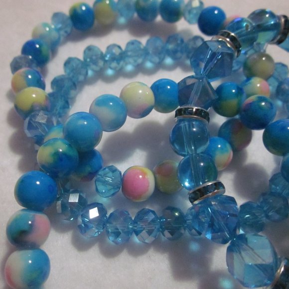 Multi Blue Book Charm Bracelet Set. - Picture 3 of 6